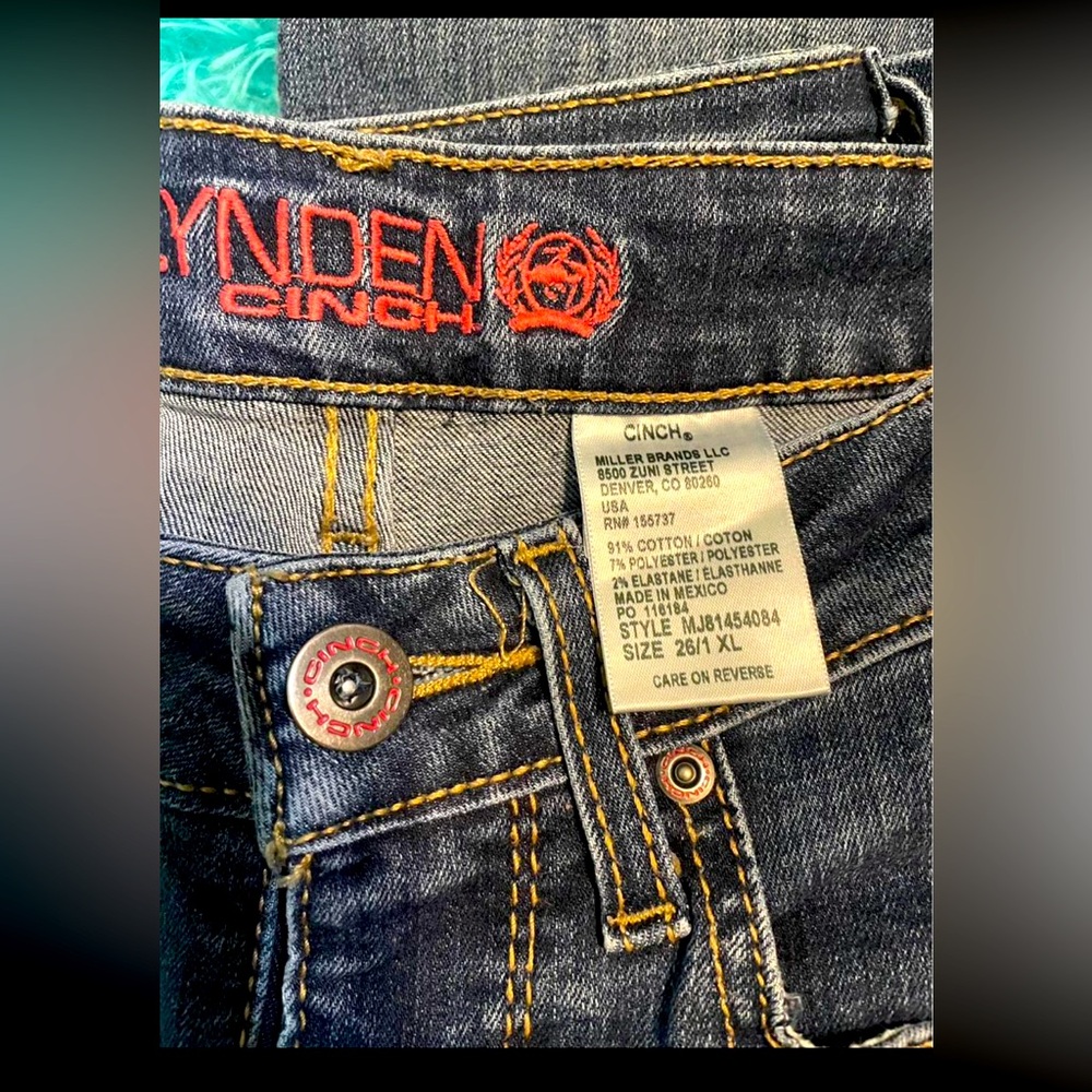Cinch women jeans.